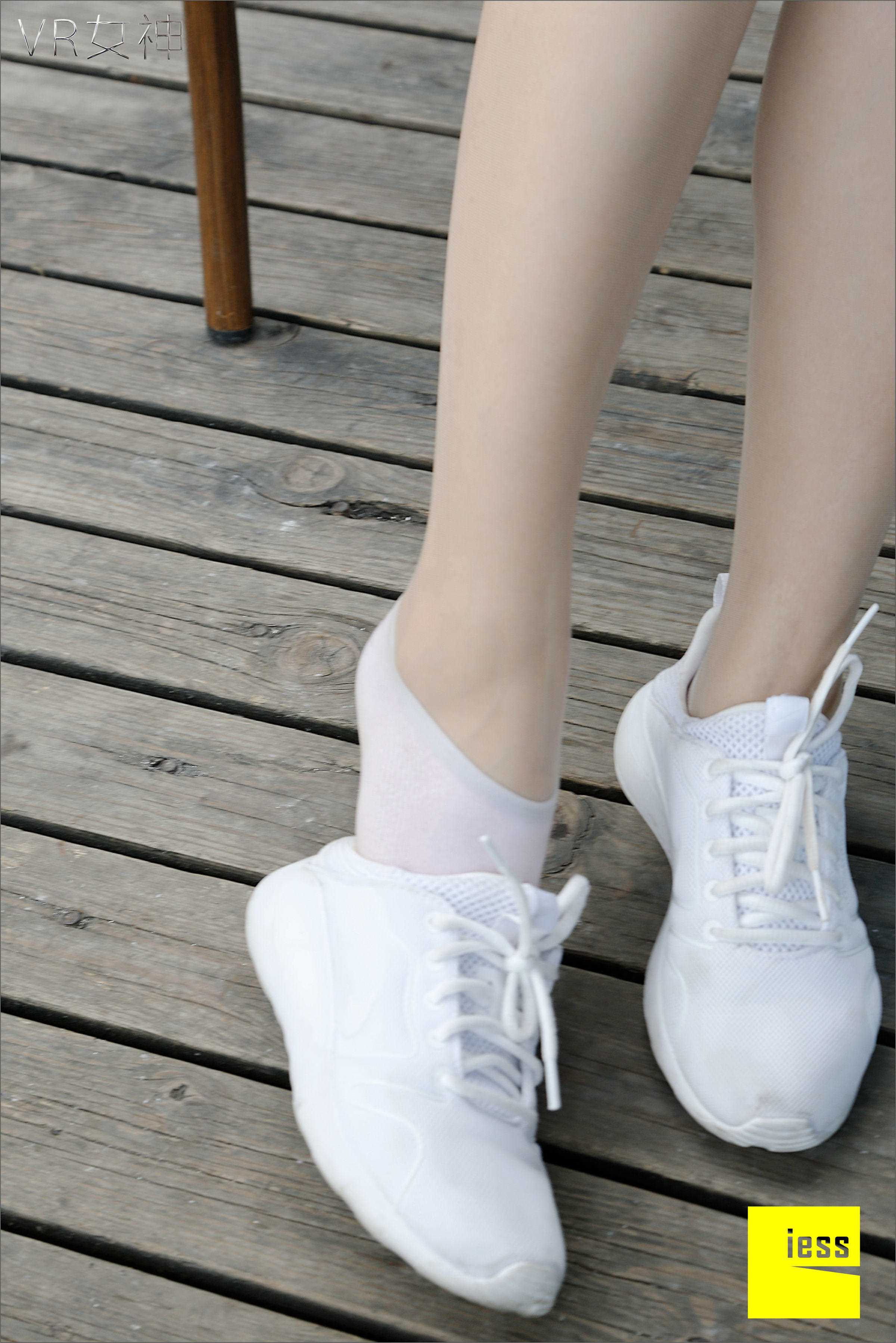 China Beauty Legs and feet 109