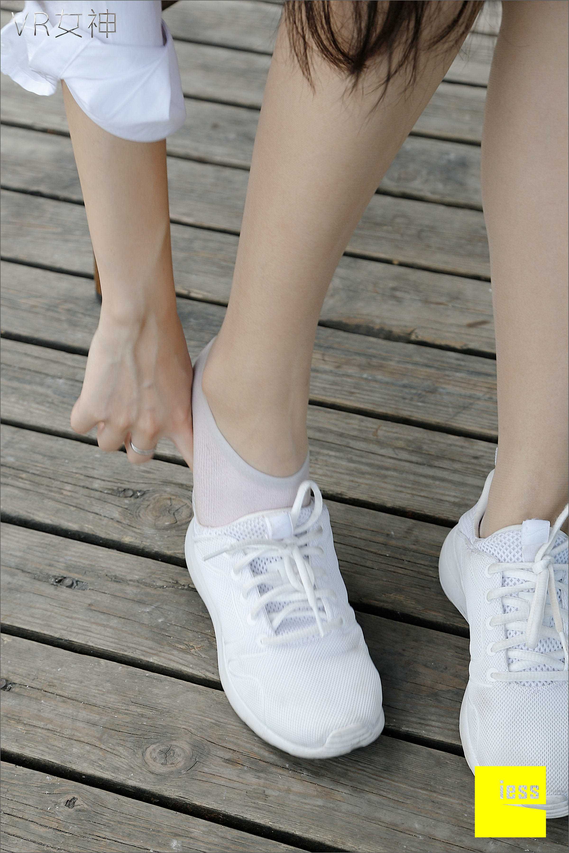 China Beauty Legs and feet 109