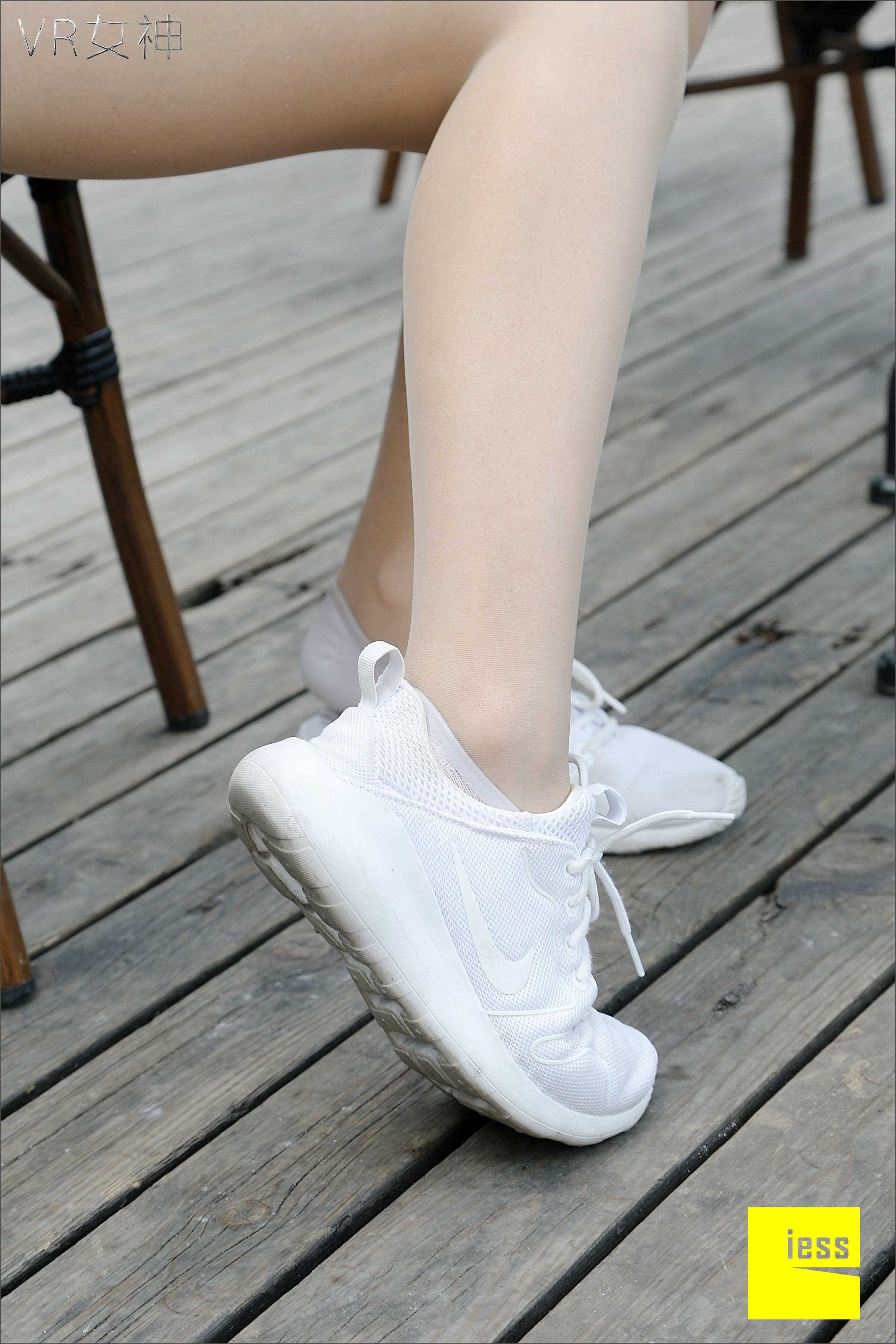 China Beauty Legs and feet 109