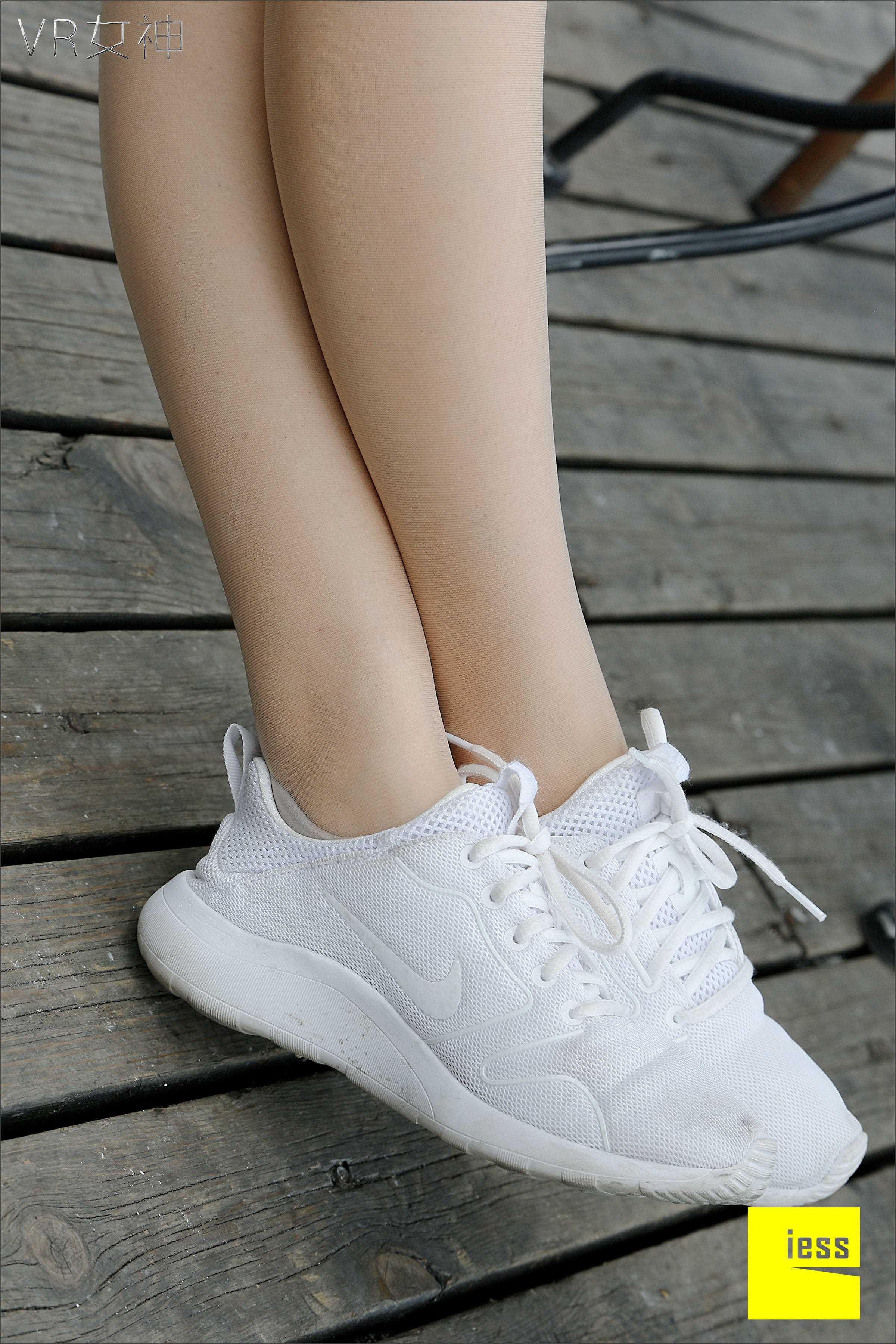 China Beauty Legs and feet 109