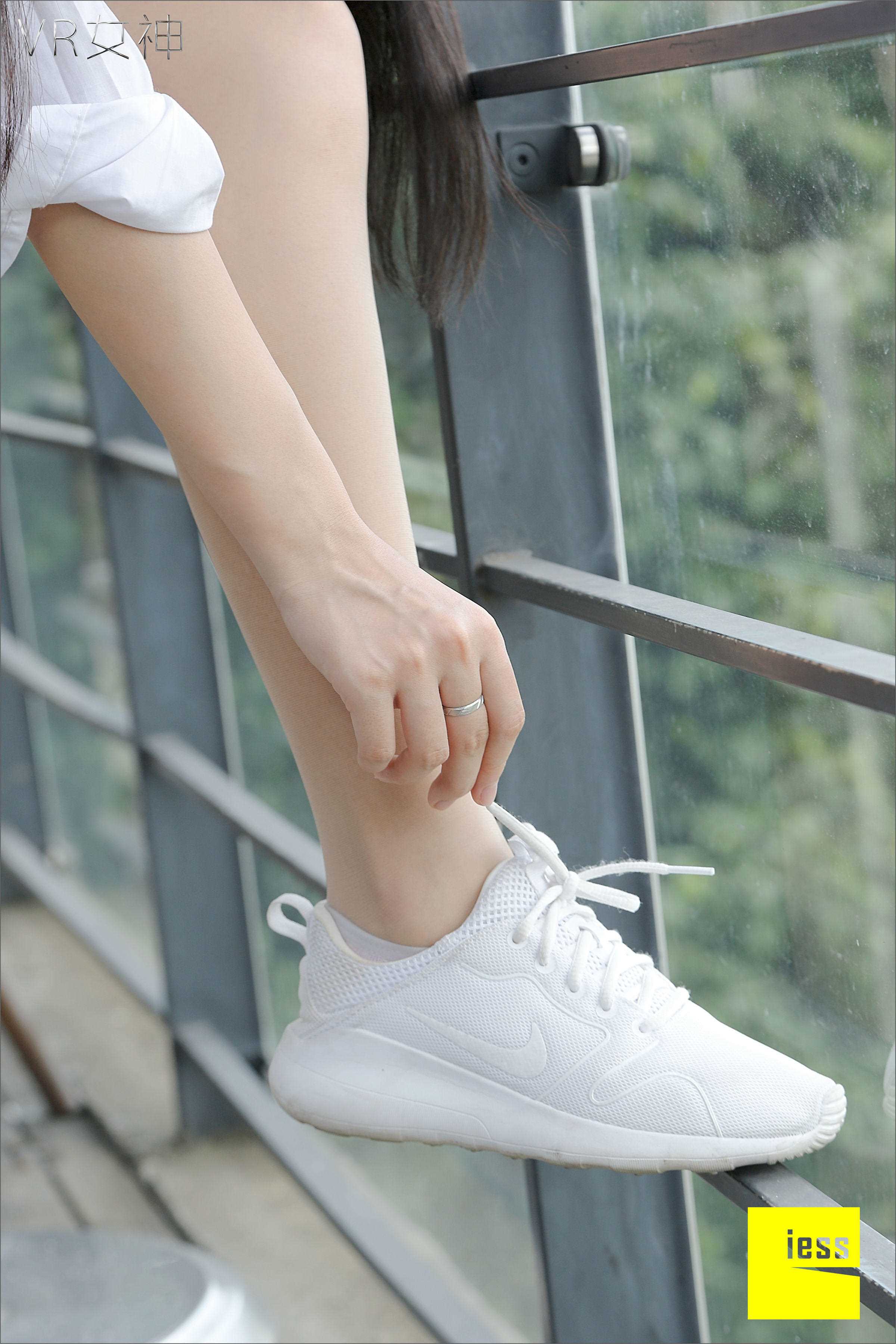 China Beauty Legs and feet 109