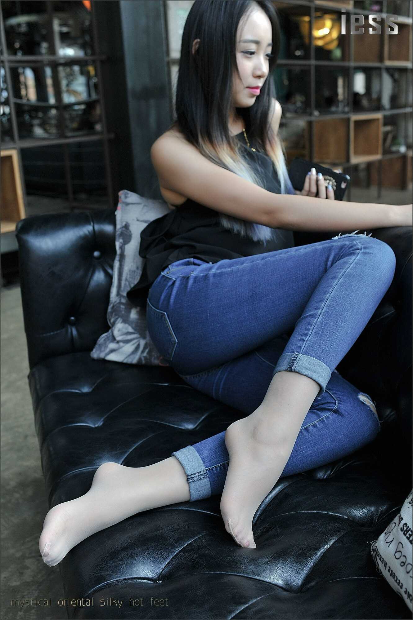 China Beauty Legs and feet 111