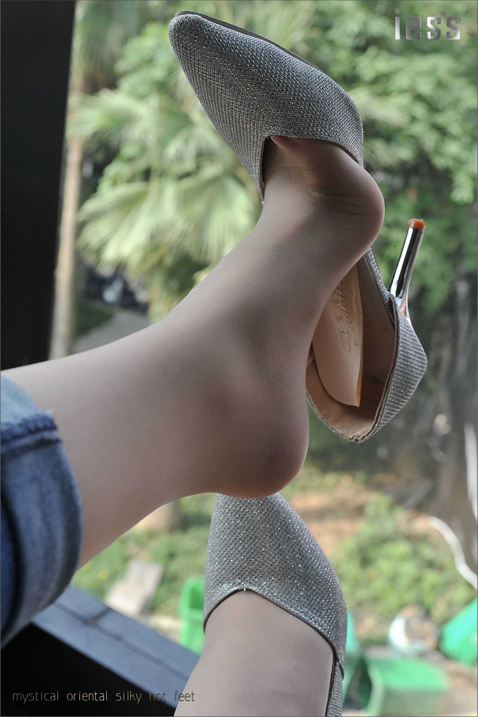 China Beauty Legs and feet 112