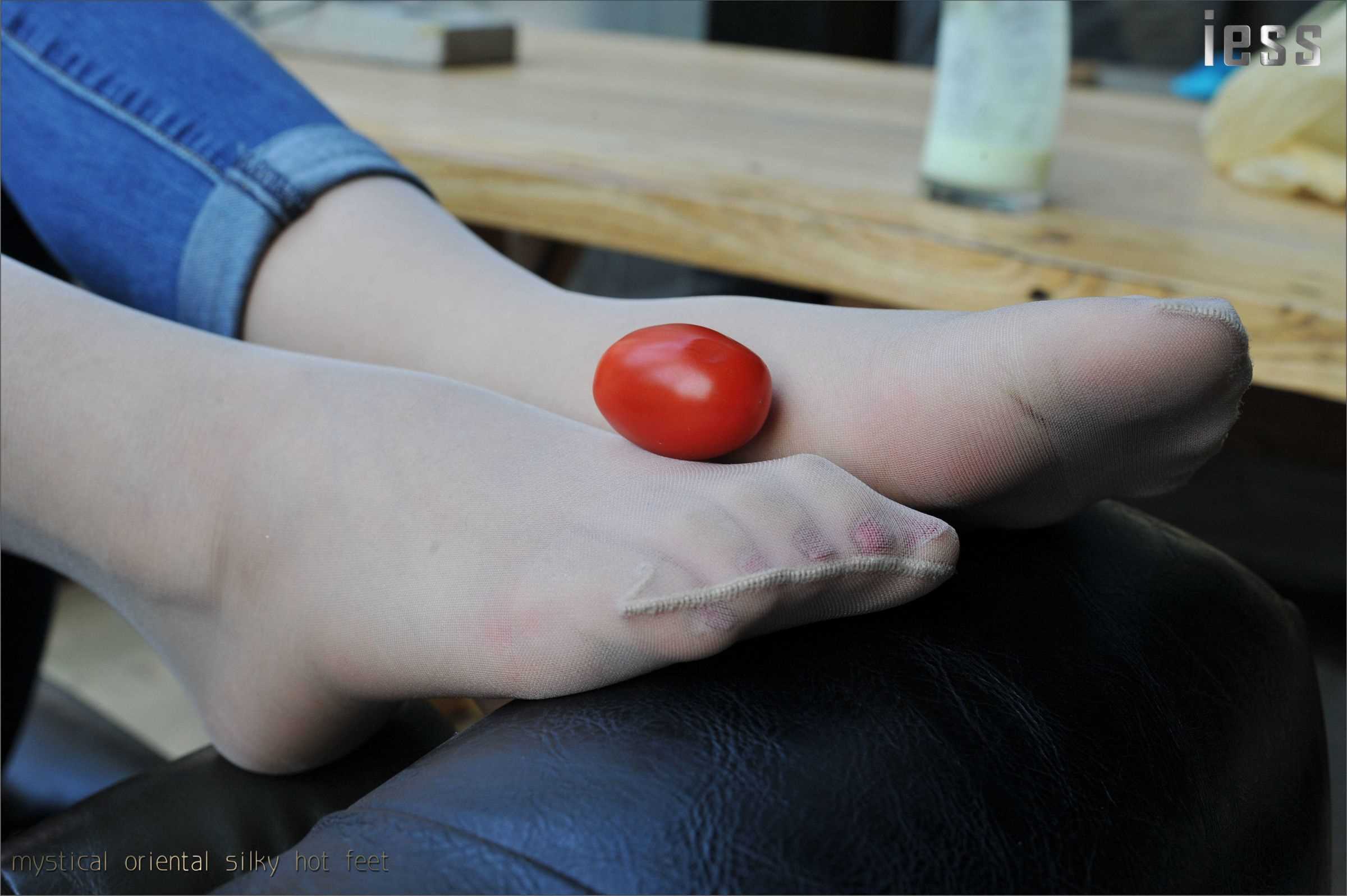 China Beauty Legs and feet 112