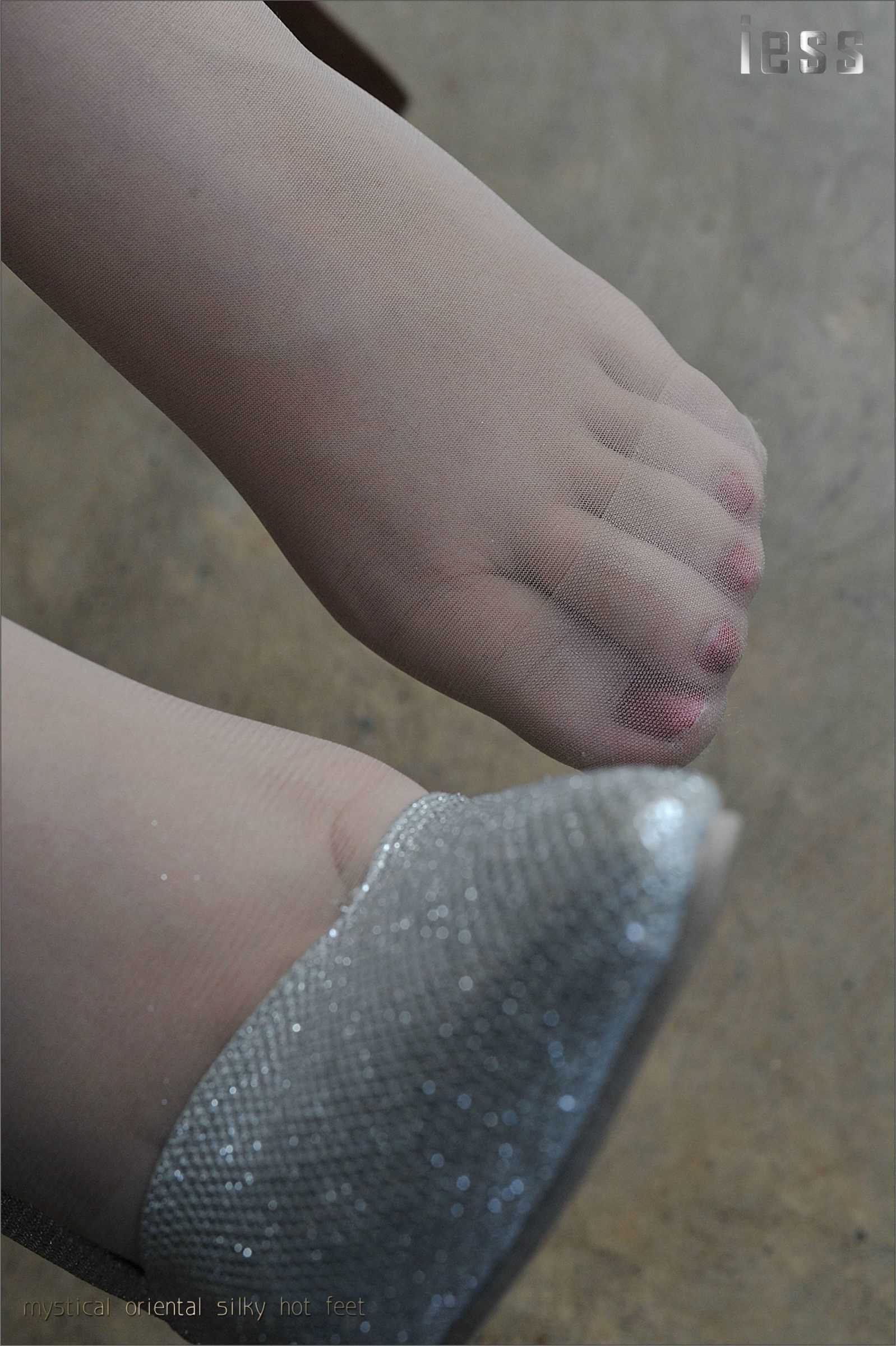 China Beauty Legs and feet 112