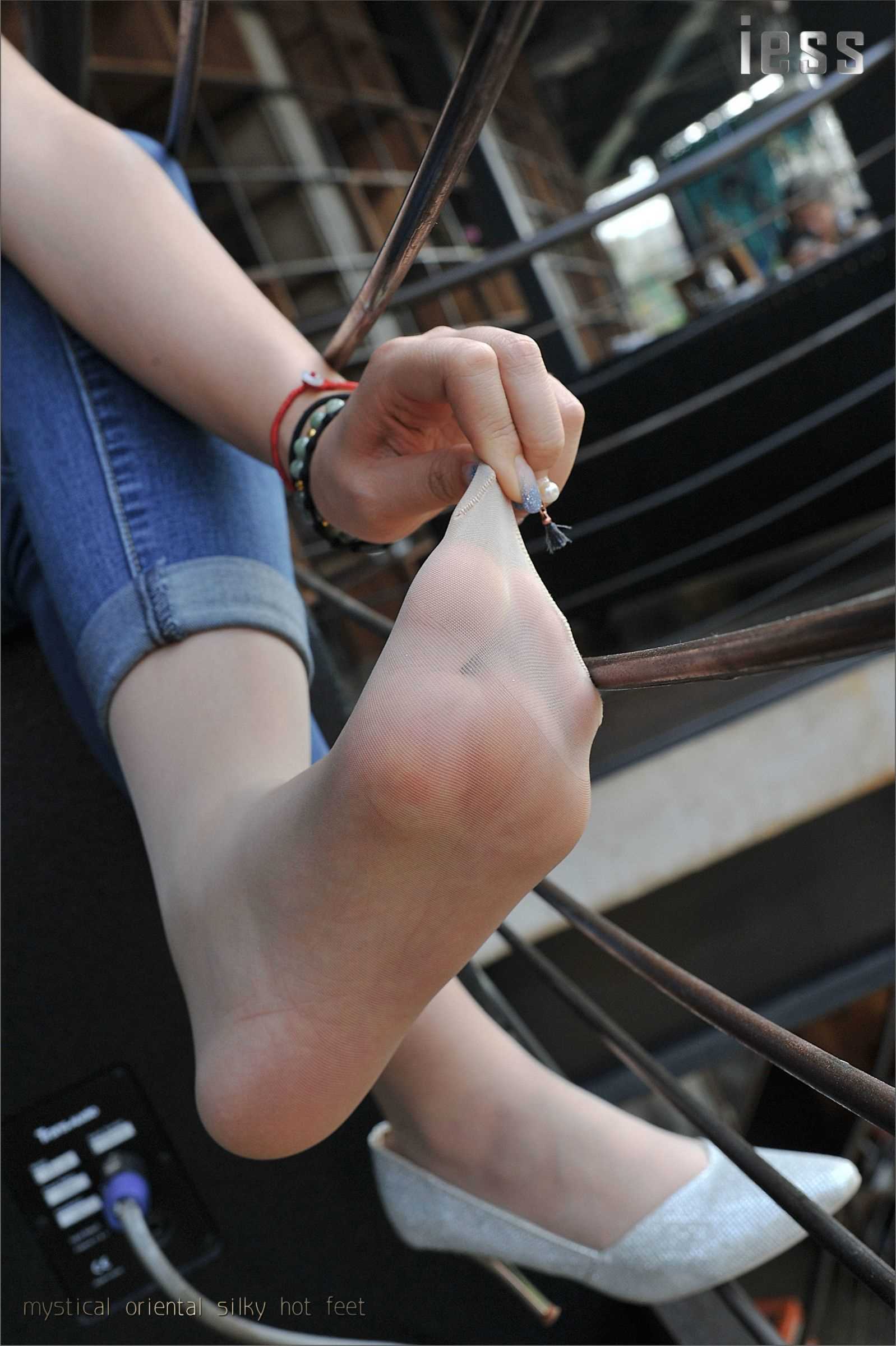 China Beauty Legs and feet 112