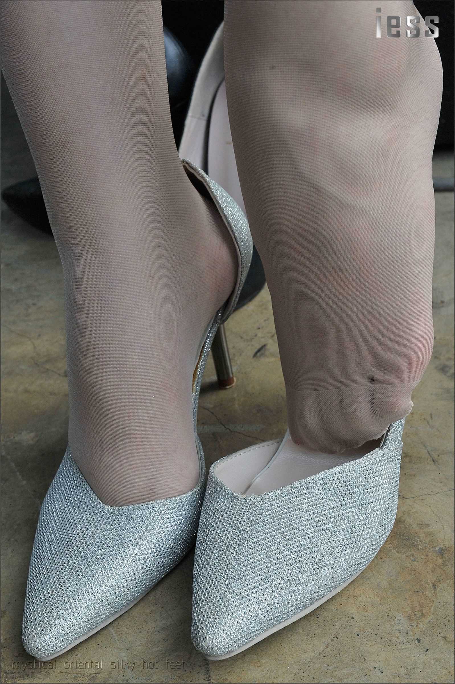 China Beauty Legs and feet 112