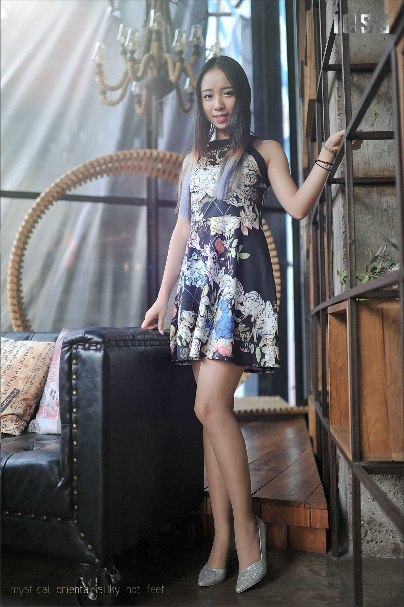 China Beauty Legs and feet 113