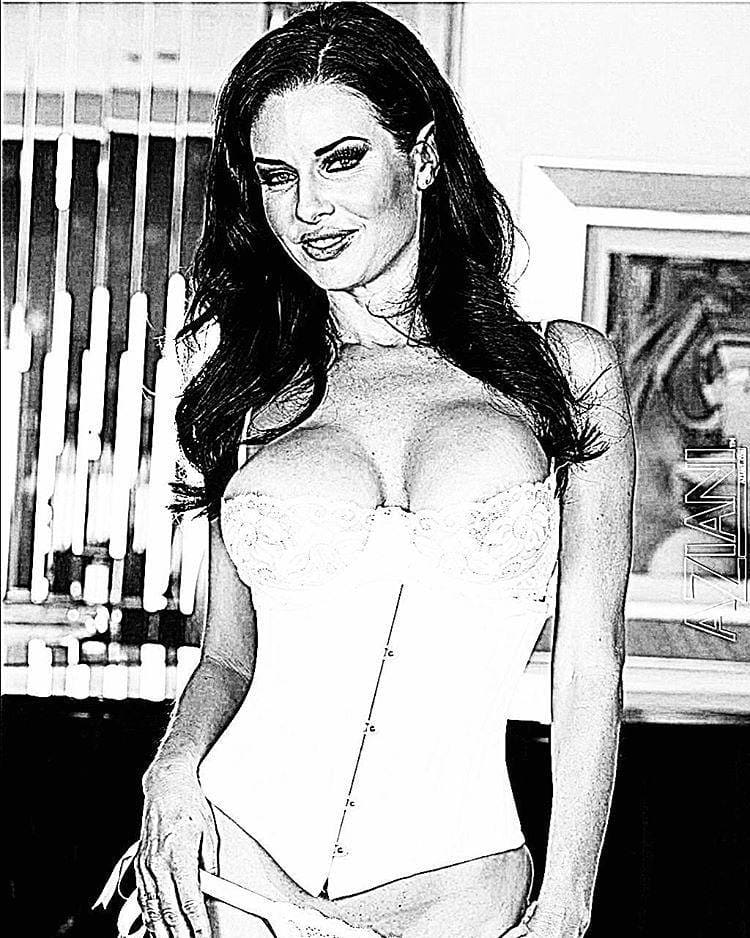 Veronica Avluv - Private photos photoset 01