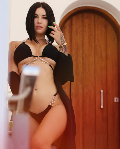 Rndm sultry and hot 01