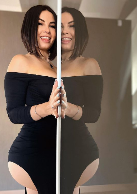 Rndm sultry and hot 01