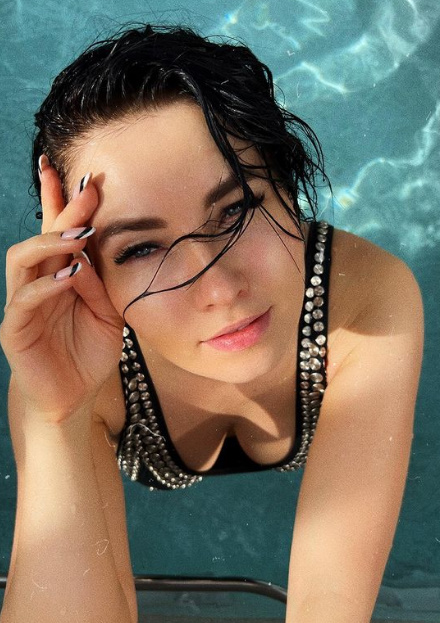 Rndm sultry and hot 01