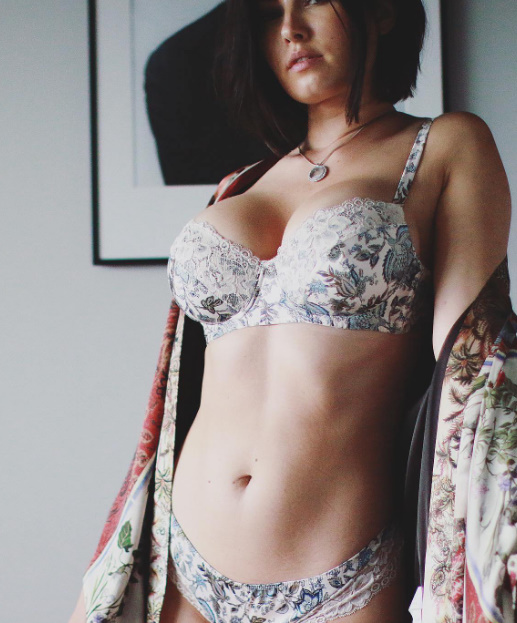 Rndm sultry and hot 01