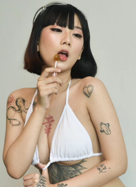 Rndm sultry and hot 02