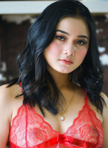 Rndm sultry and hot 02