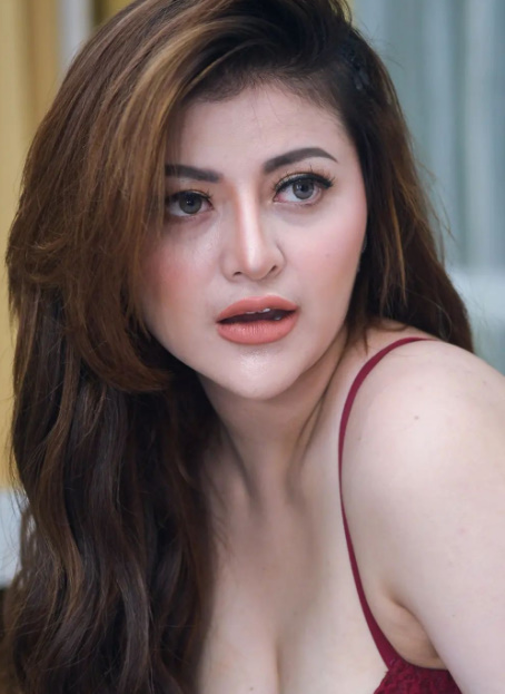 Rndm sultry and hot 02