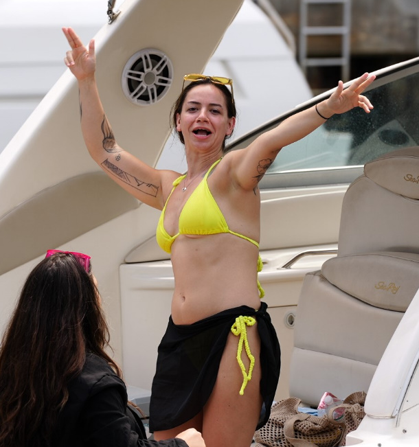 Rndm stunning beauty 06