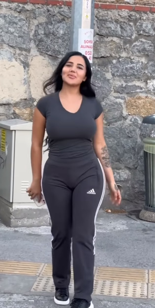 Rndm stunning beauty 06