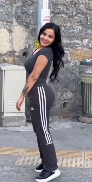 Rndm stunning beauty 06