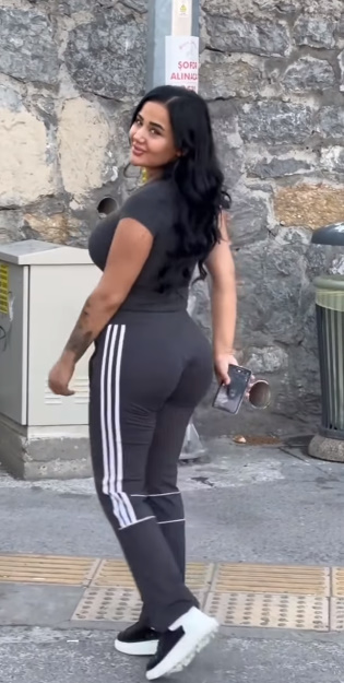 Rndm stunning beauty 06