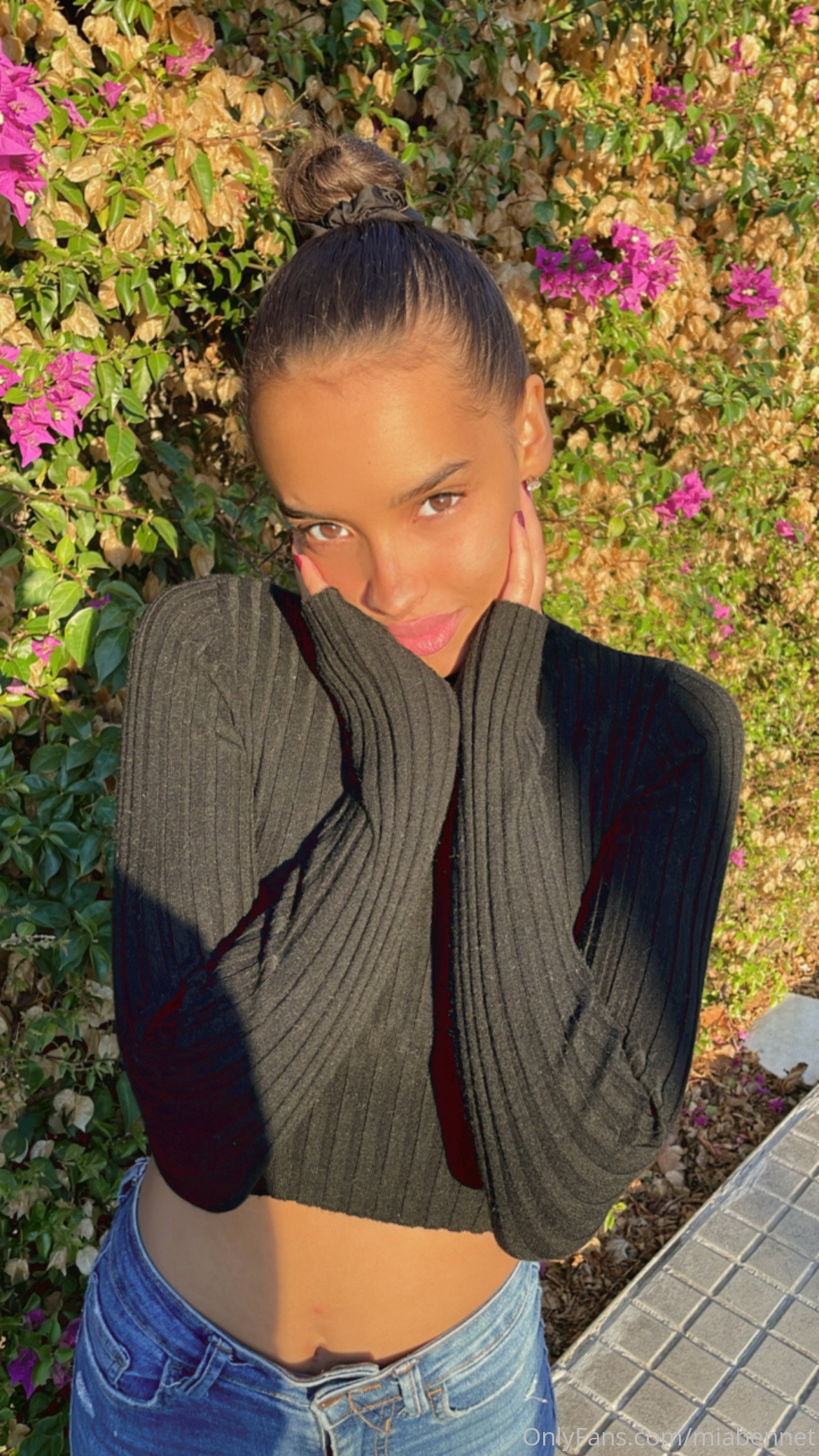 Hari De Lopo | Mia Bennet Nude Photos