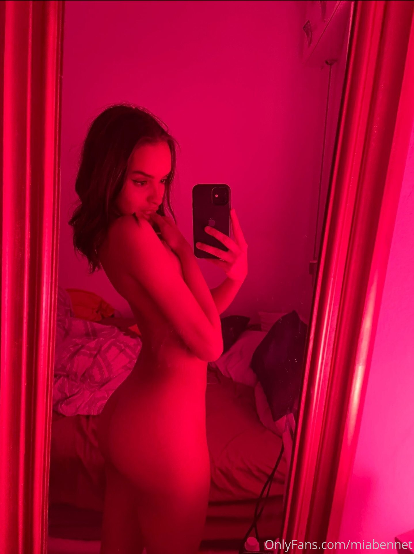 Hari De Lopo | Mia Bennet Nude Photos