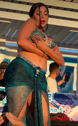 Rndm stunning beauty 13