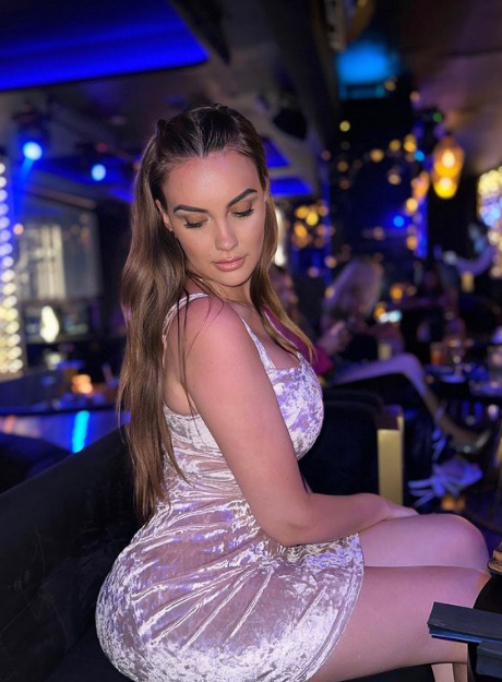 Rndm stunning beauty 13