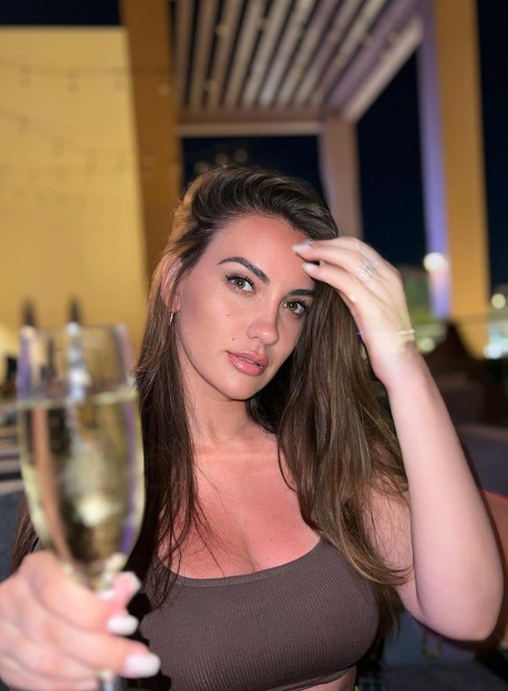 Rndm stunning beauty 13