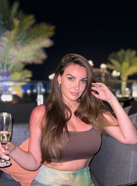 Rndm stunning beauty 13