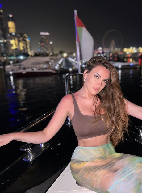 Rndm stunning beauty 13