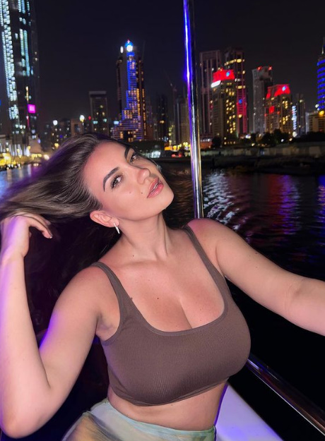 Rndm stunning beauty 13