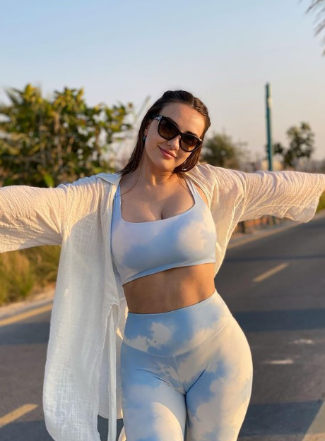 Rndm stunning beauty 13