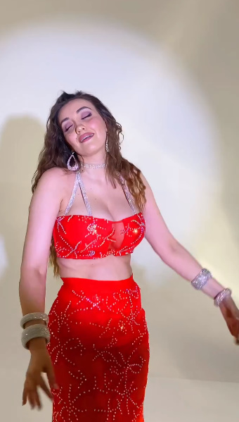 Rndm stunning beauty 13