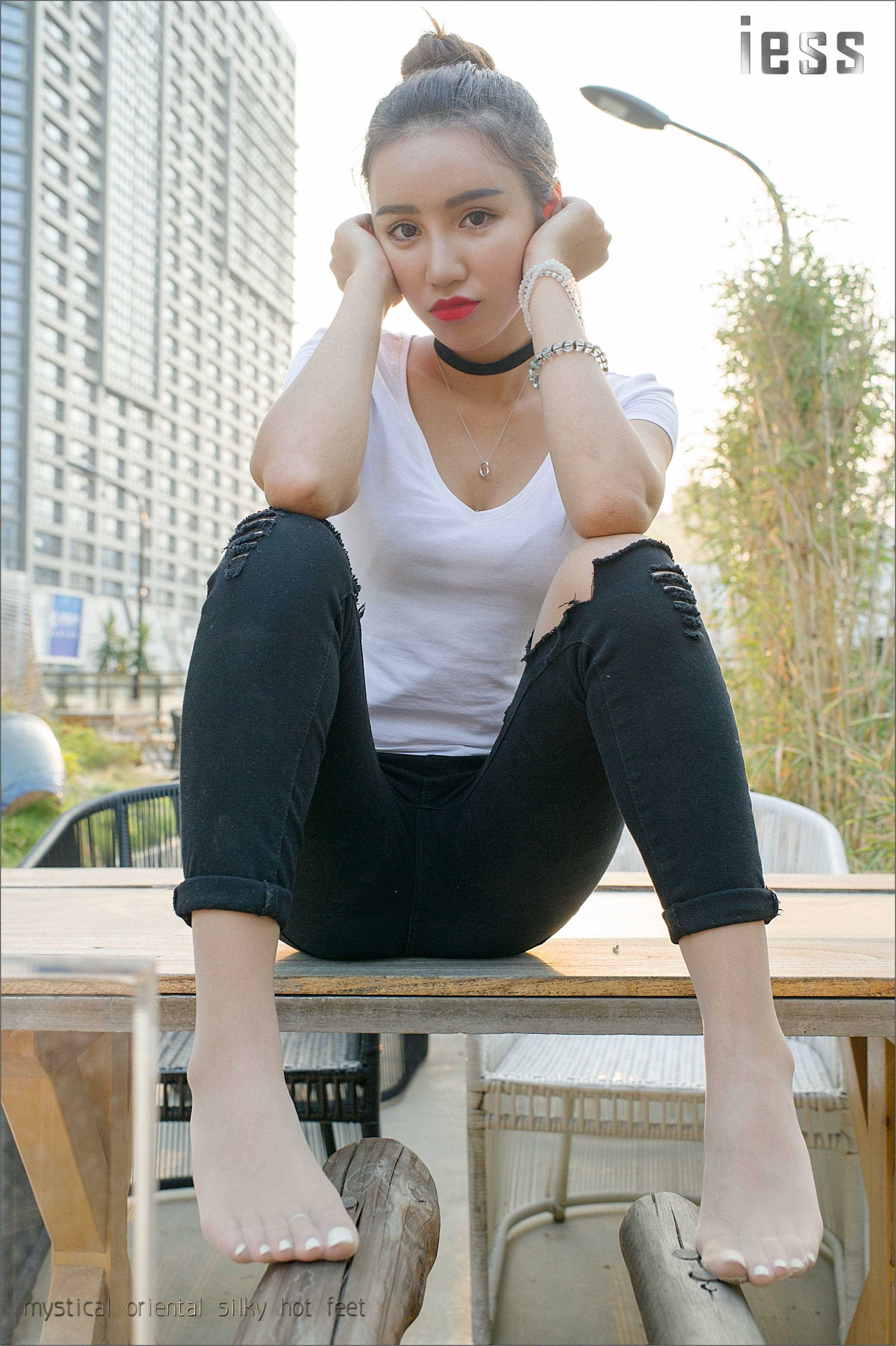 China Beauty Legs and feet 121