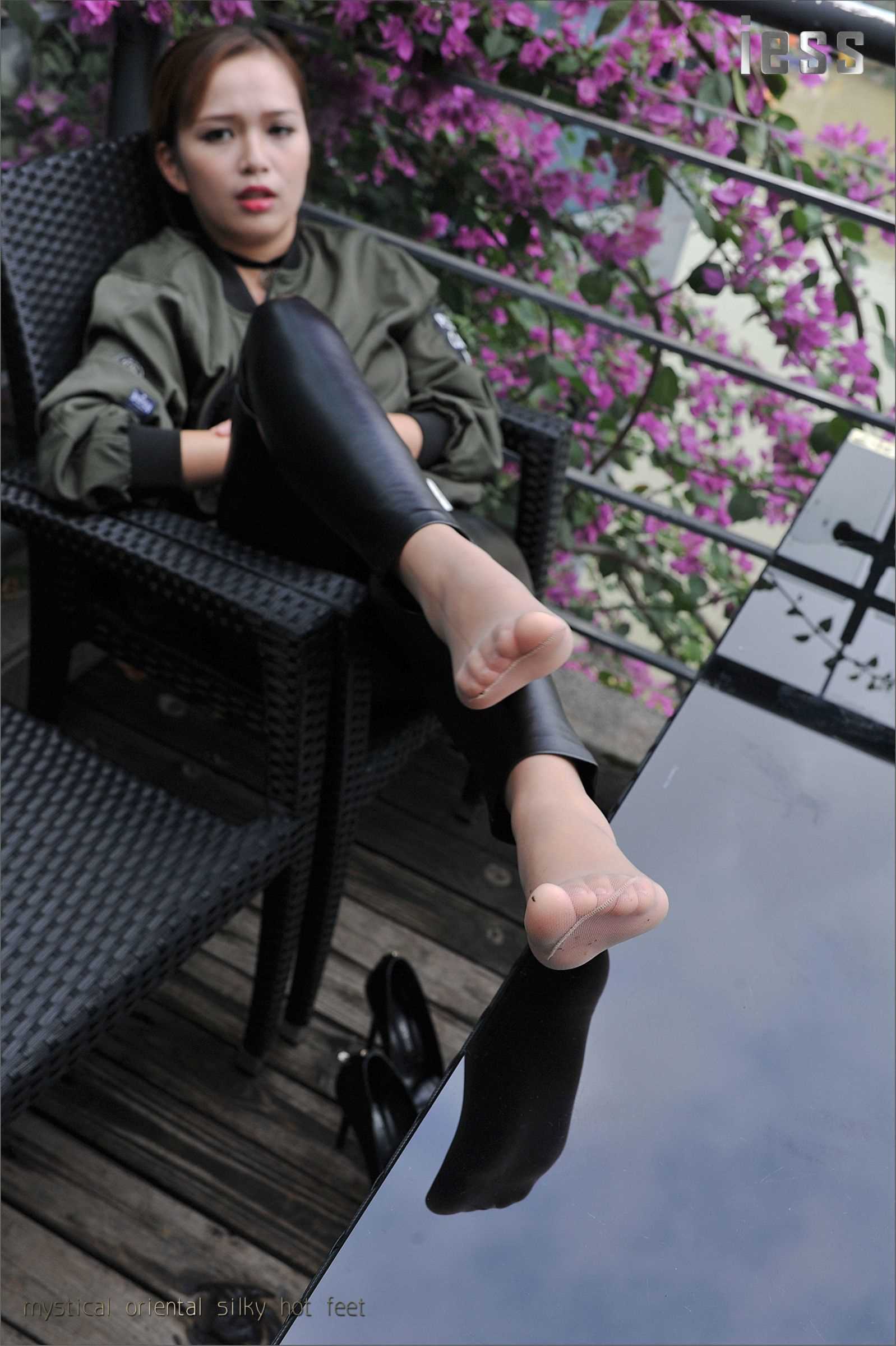 China Beauty Legs and feet 124