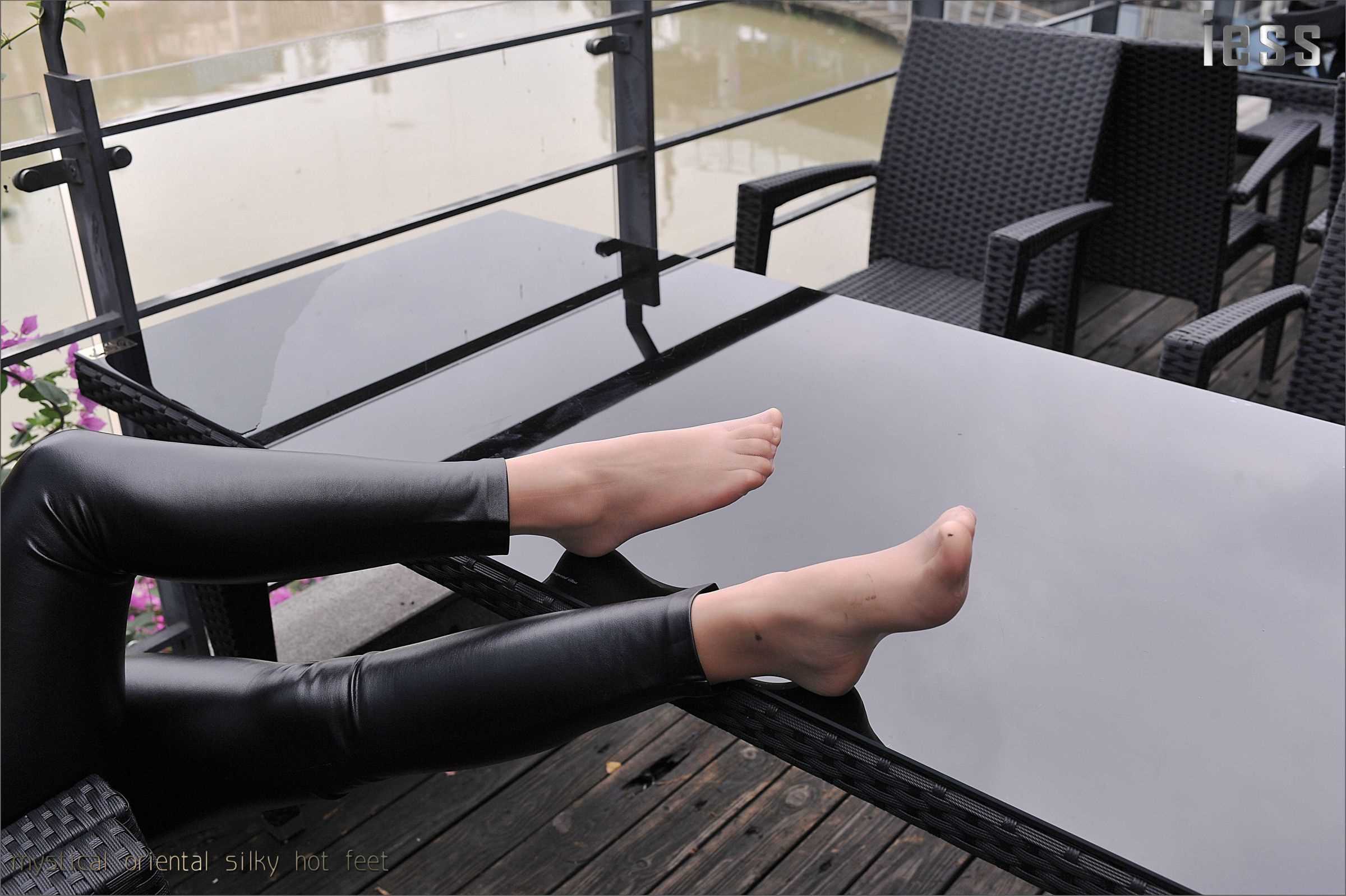 China Beauty Legs and feet 124