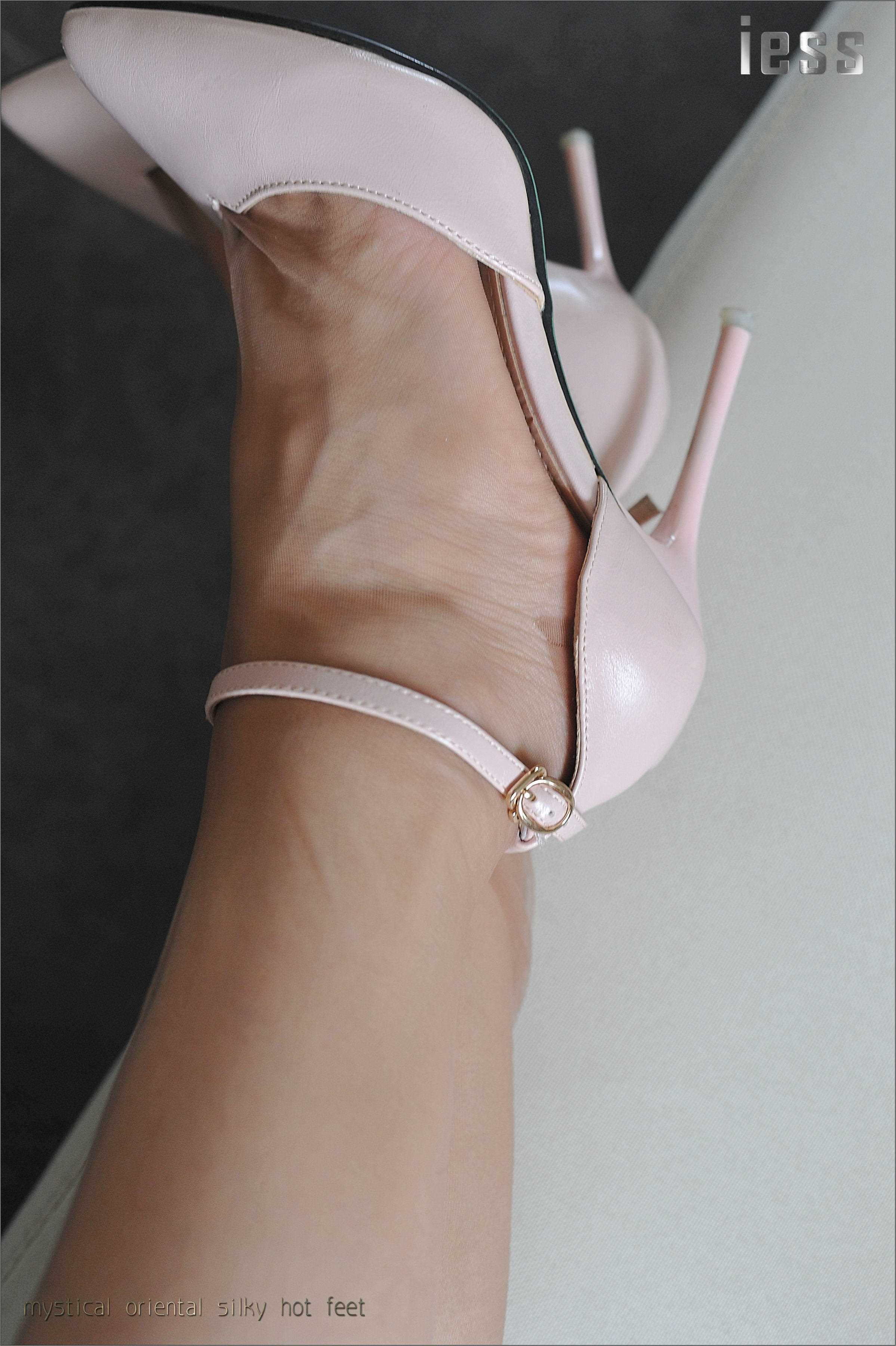 China Beauty Legs and feet 137