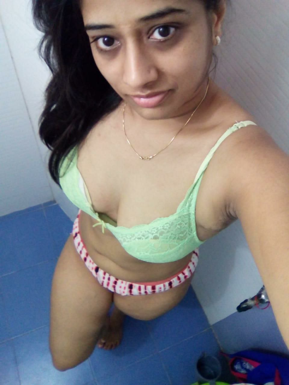 Bengali girl sex at cotching center with boss