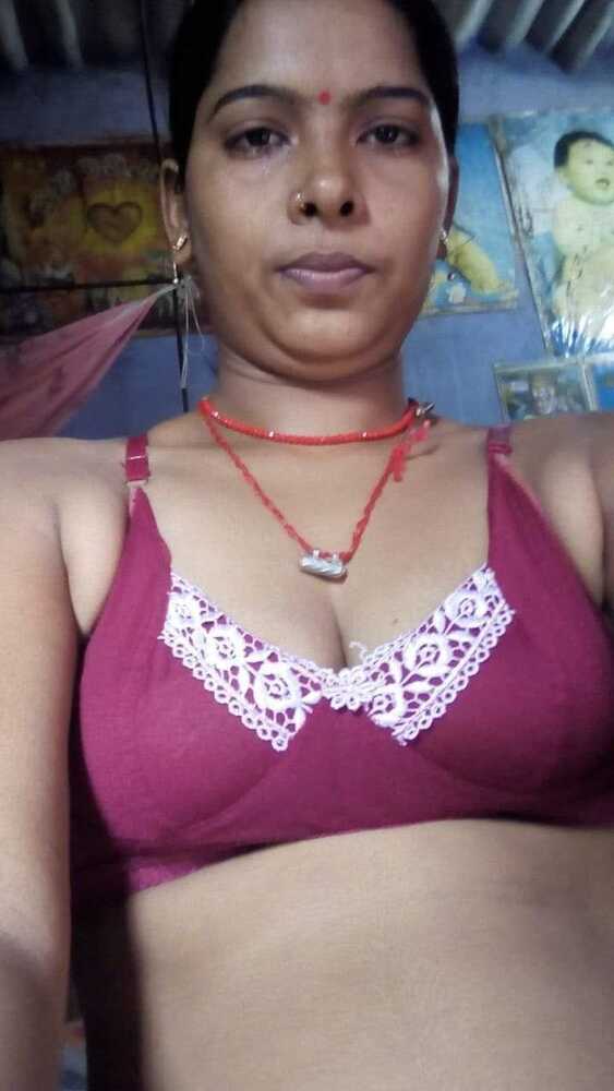 Indian bhabhi showing nacked sex