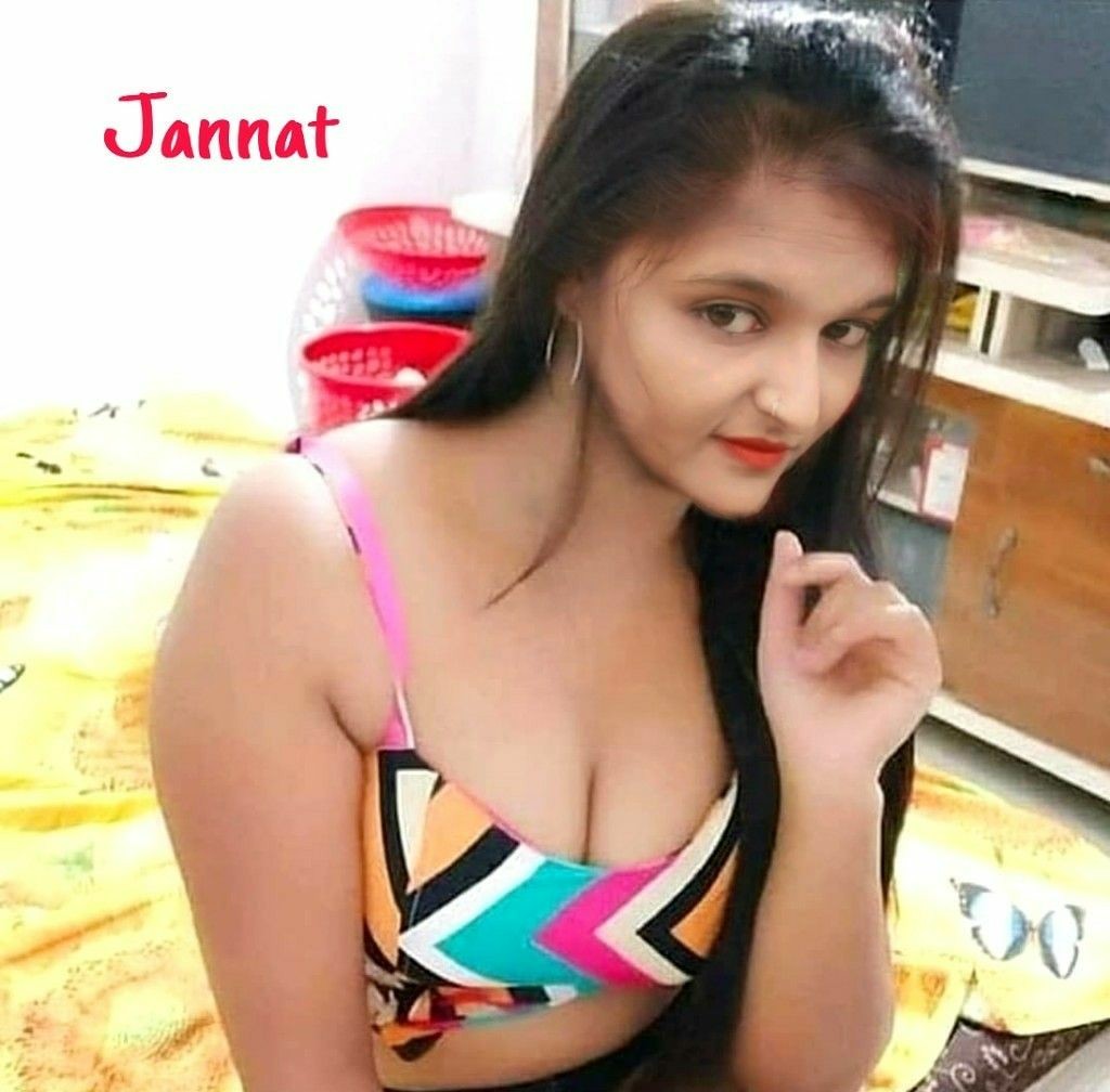 Jannat Khan hot