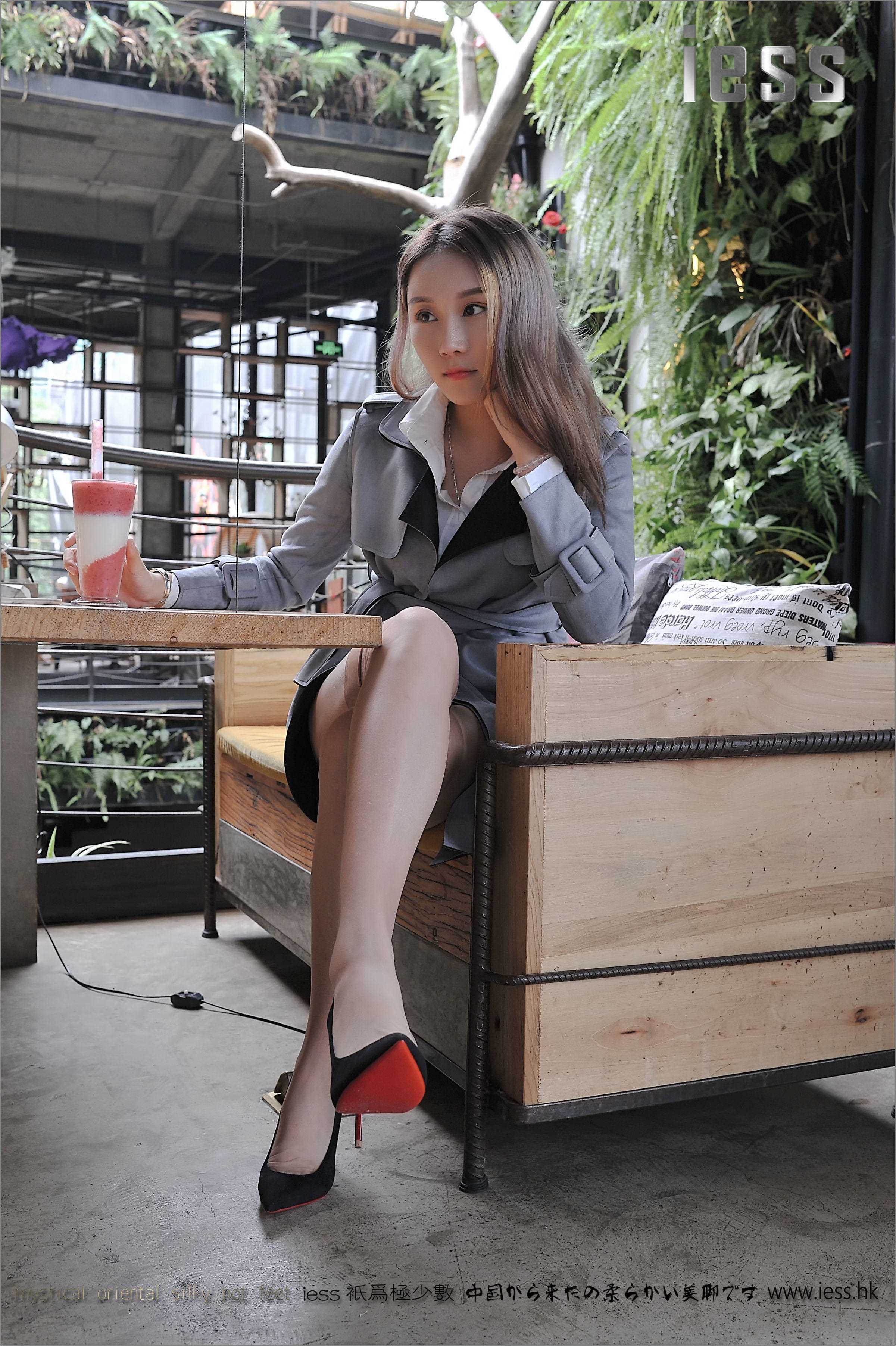 China Beauty Legs and feet 151