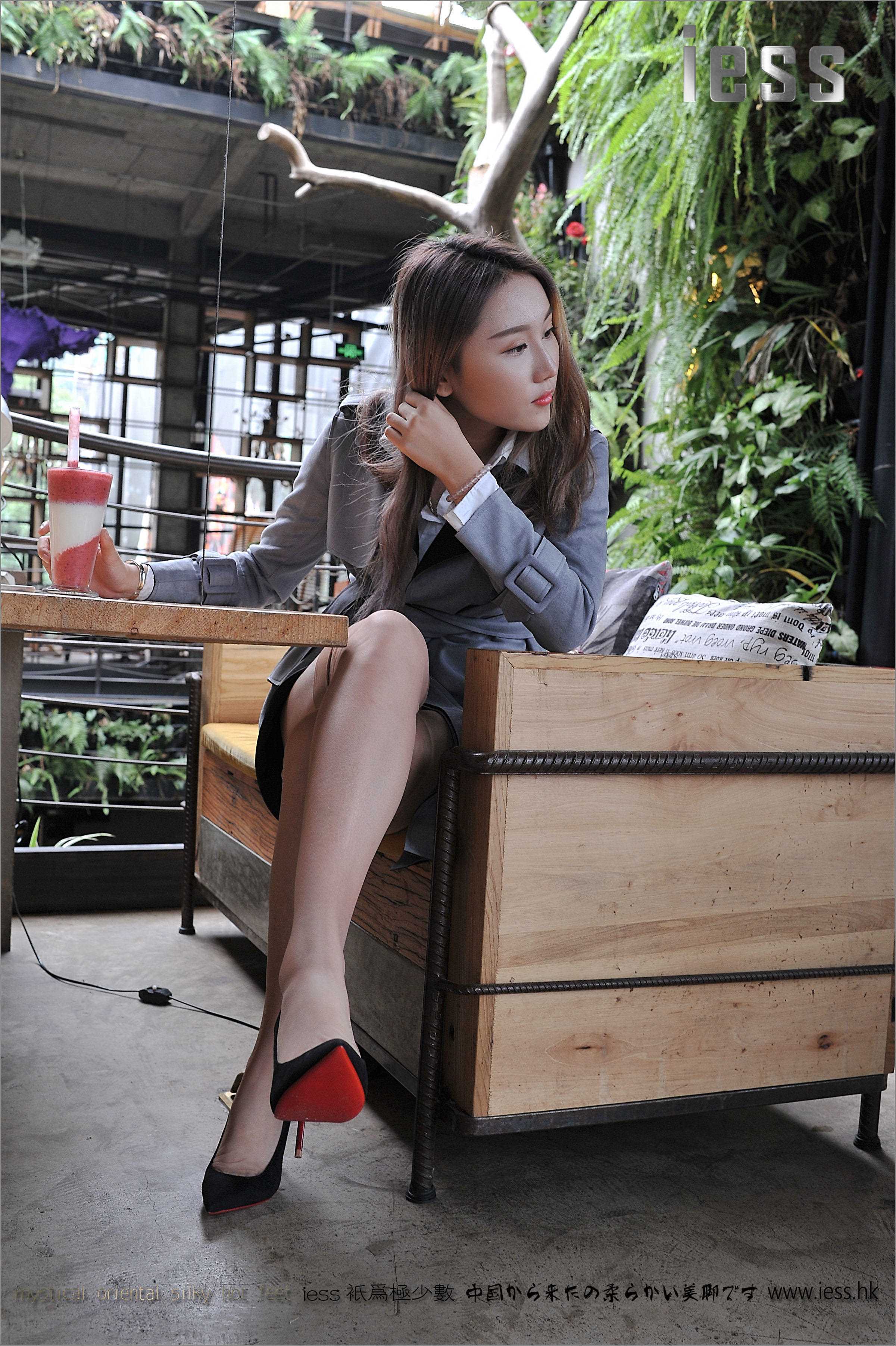 China Beauty Legs and feet 151