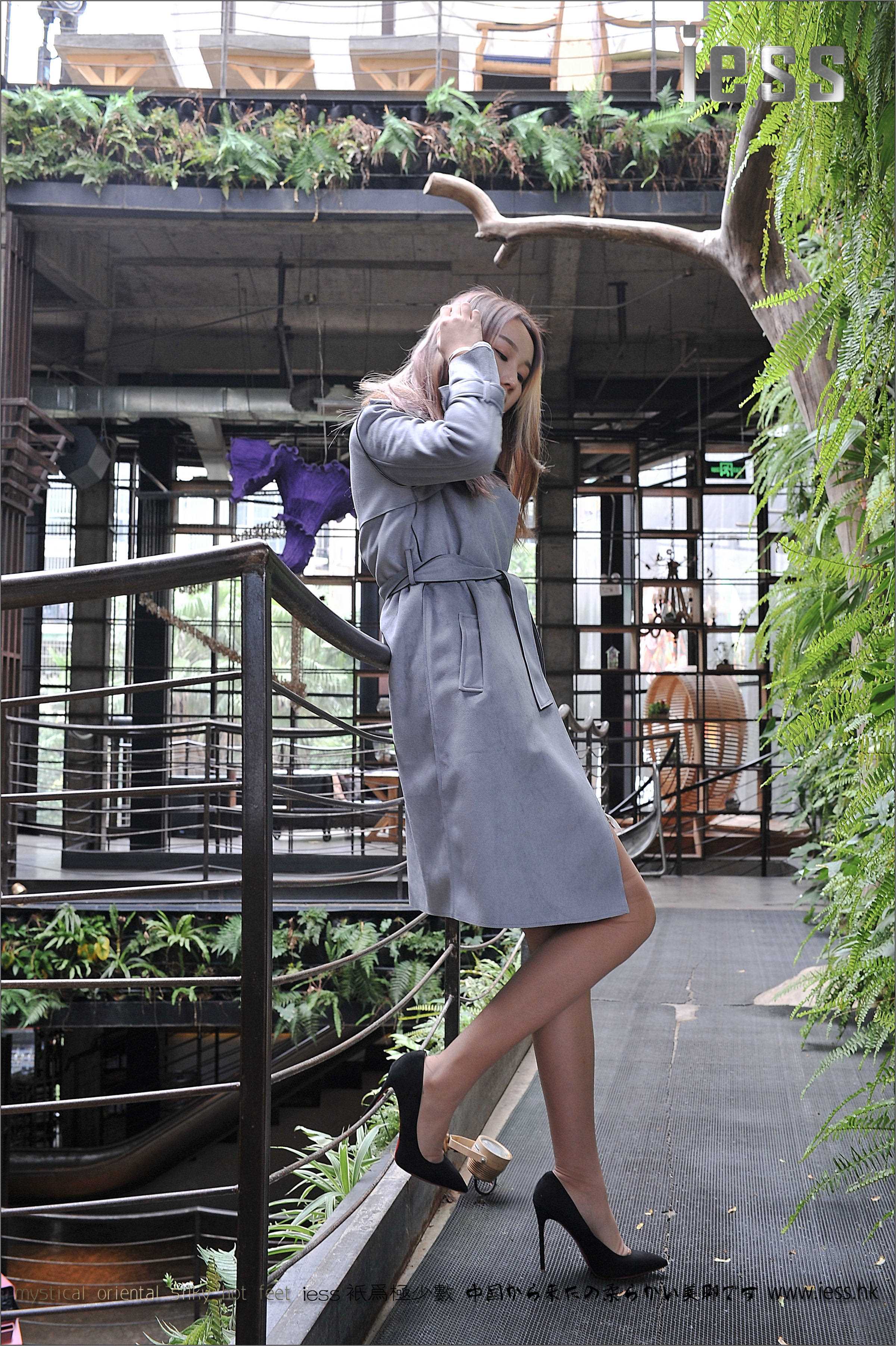 China Beauty Legs and feet 151