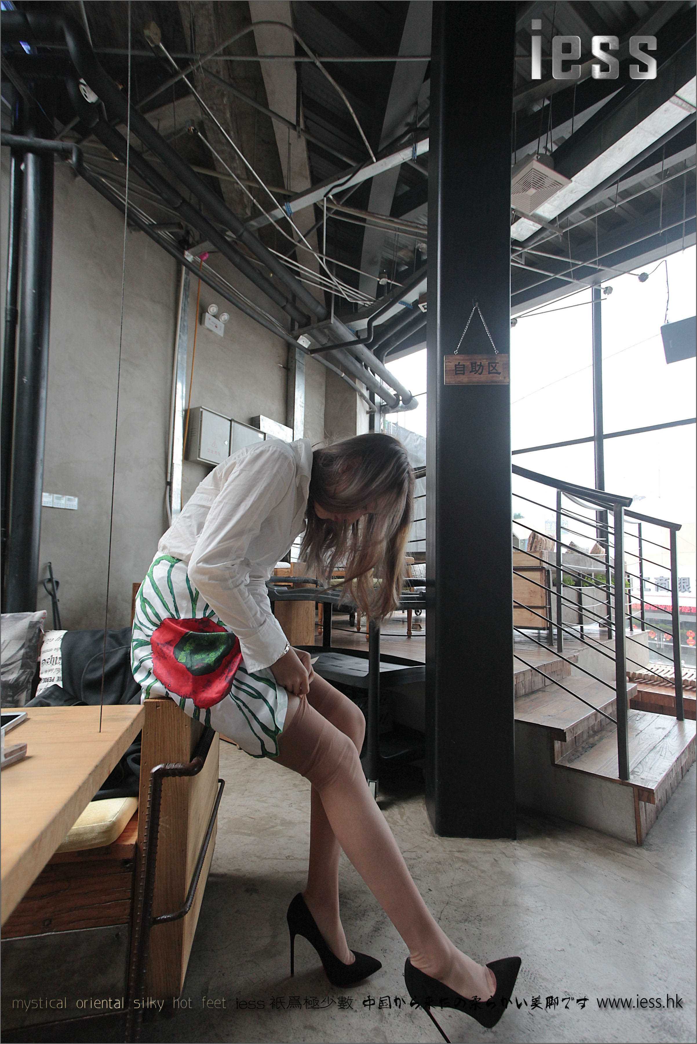 China Beauty Legs and feet 151