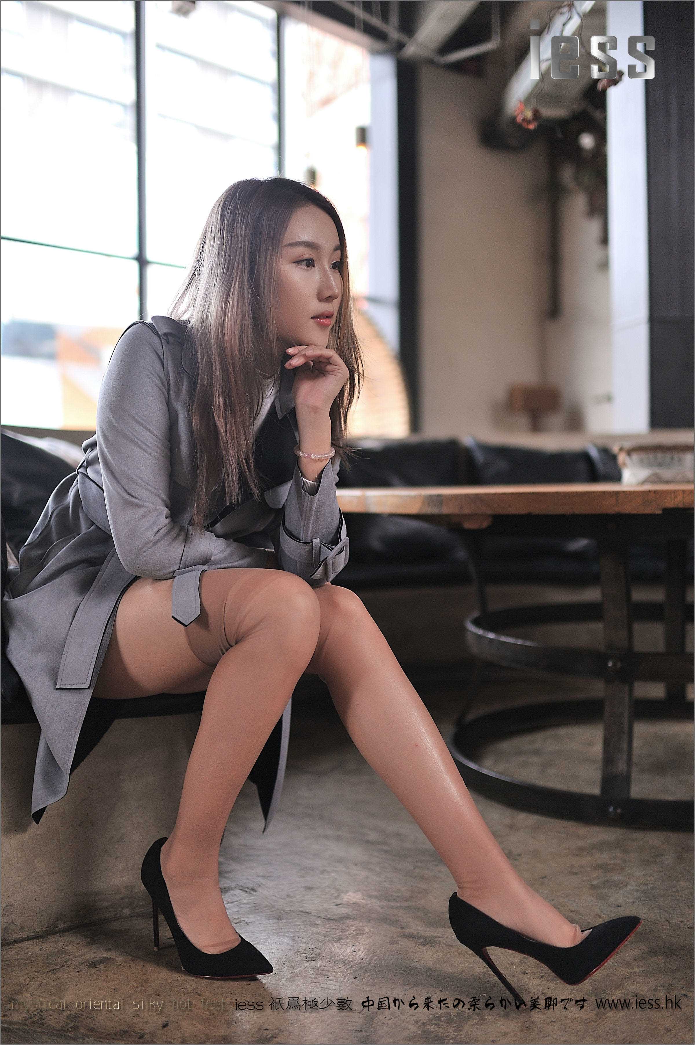 China Beauty Legs and feet 152