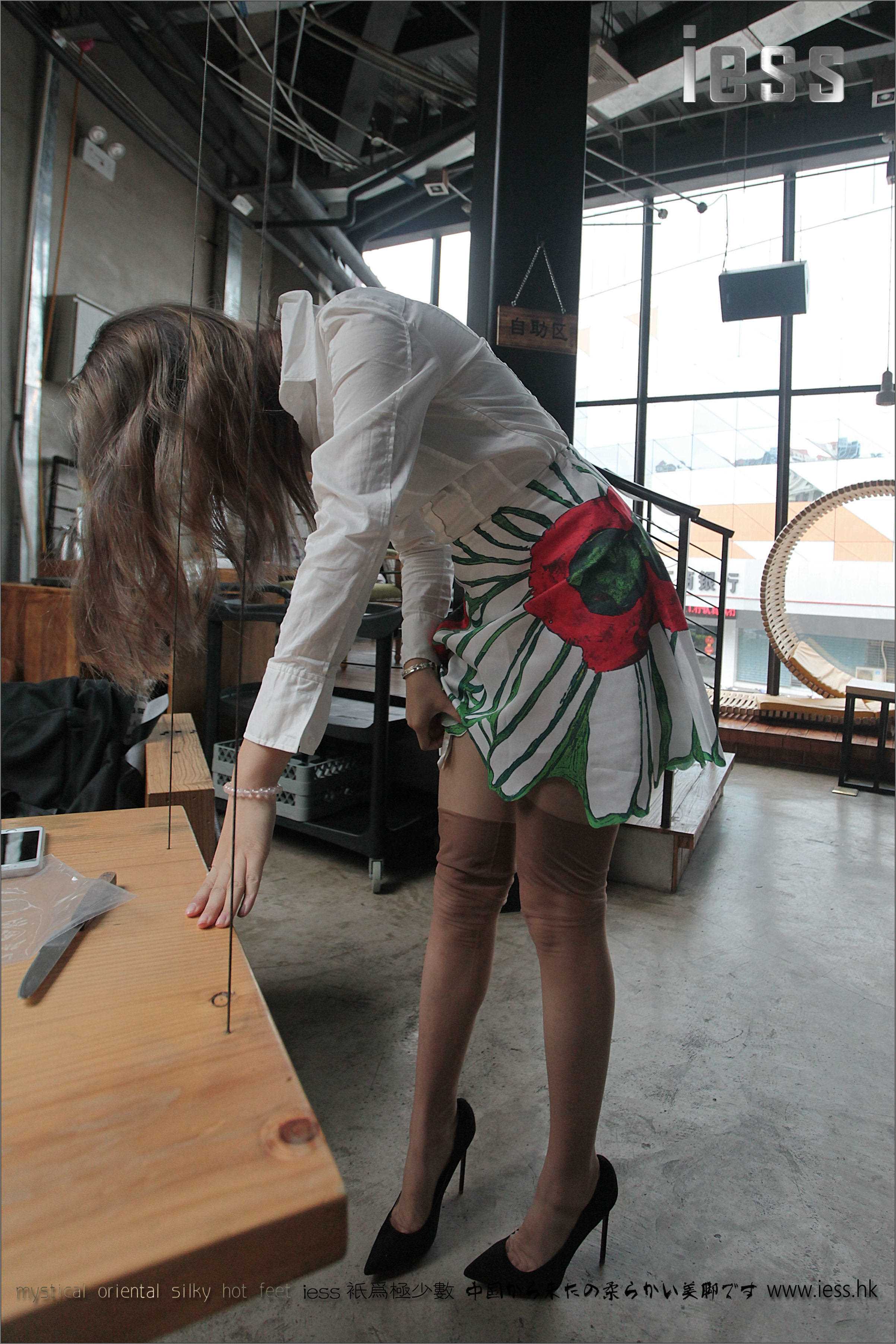 China Beauty Legs and feet 152