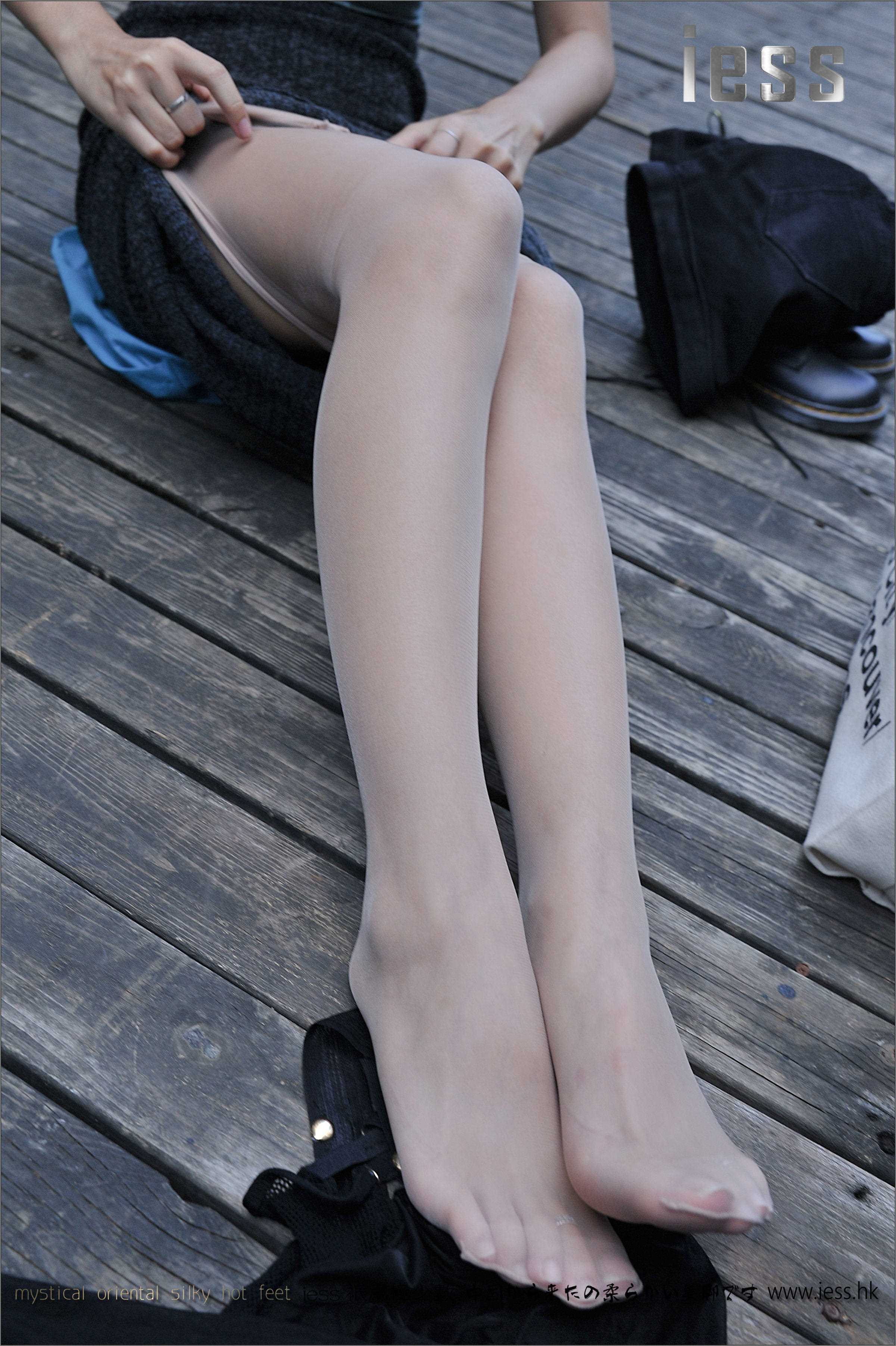 China Beauty Legs and feet 153