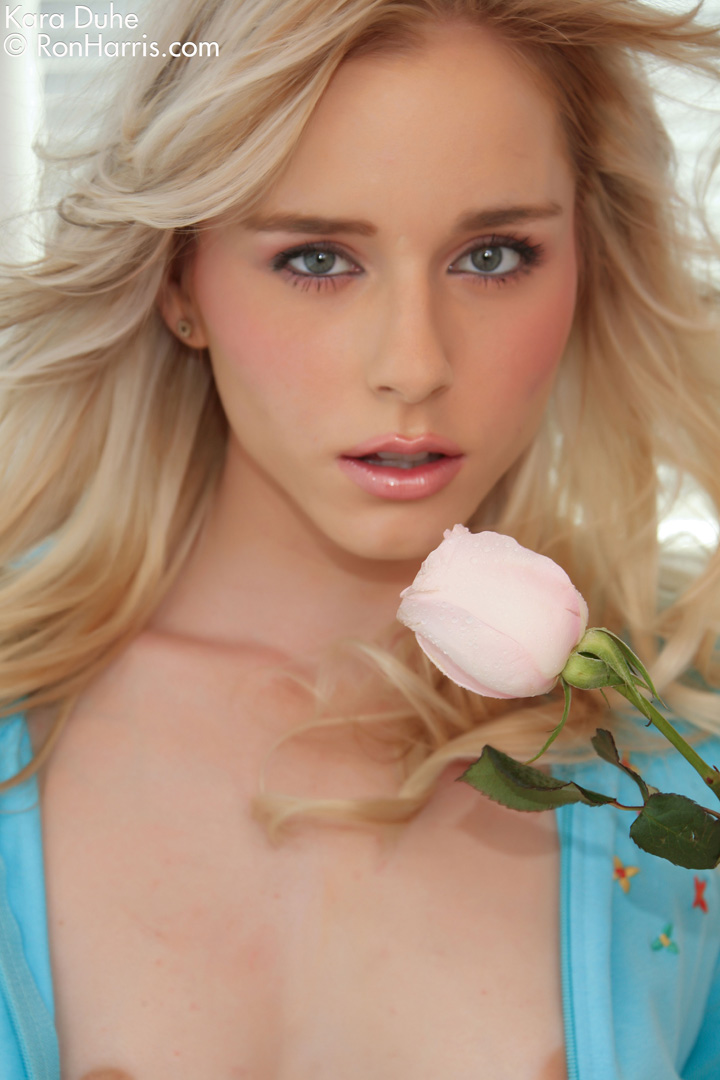 Katy D opens her vagina 6