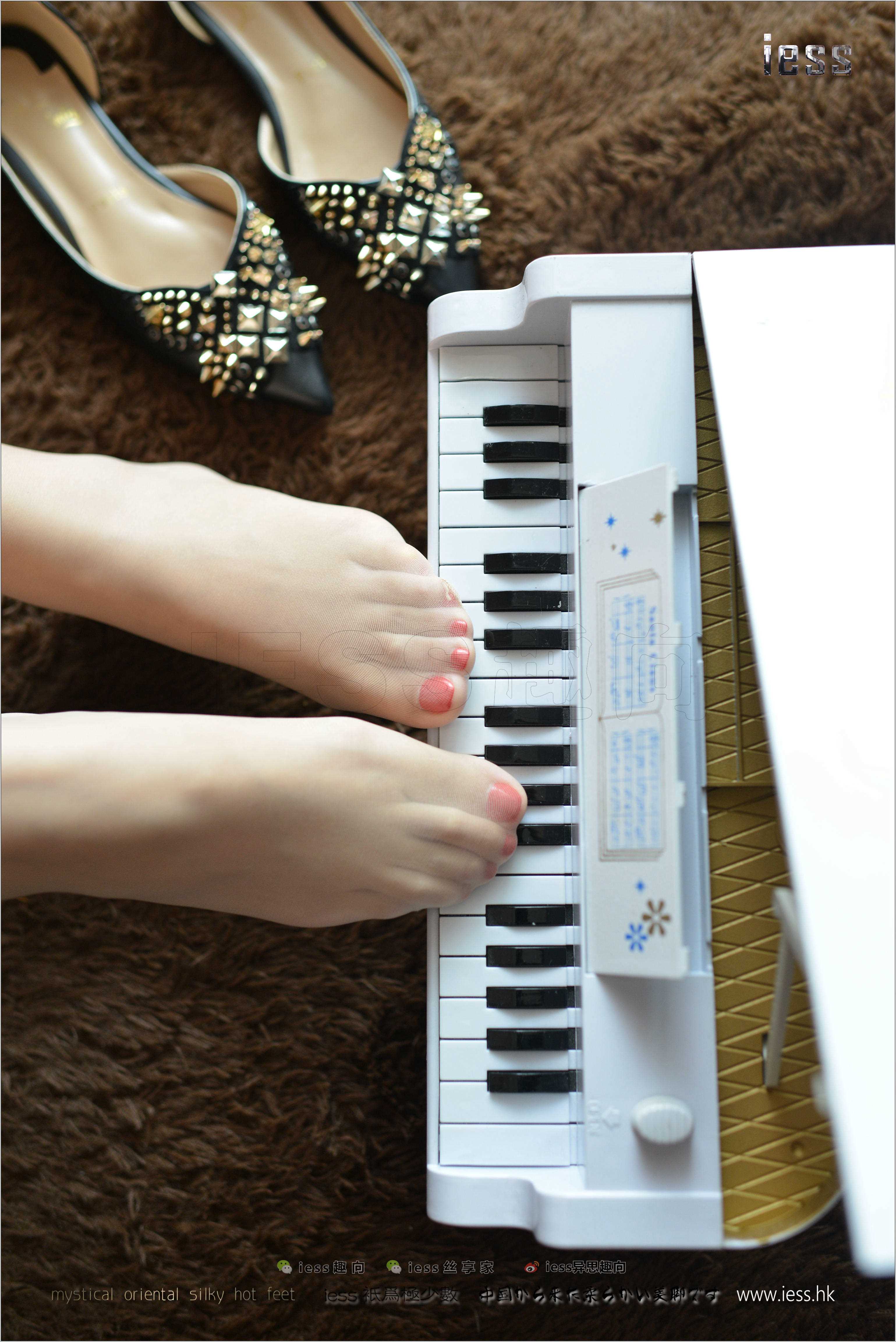 China Beauty Legs and feet 239